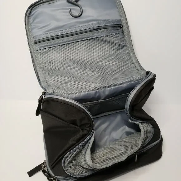 Travel Fun Travel Bag Black 9.5" x 5" wet storage compartment dry/wet separation - Picture 4 of 8